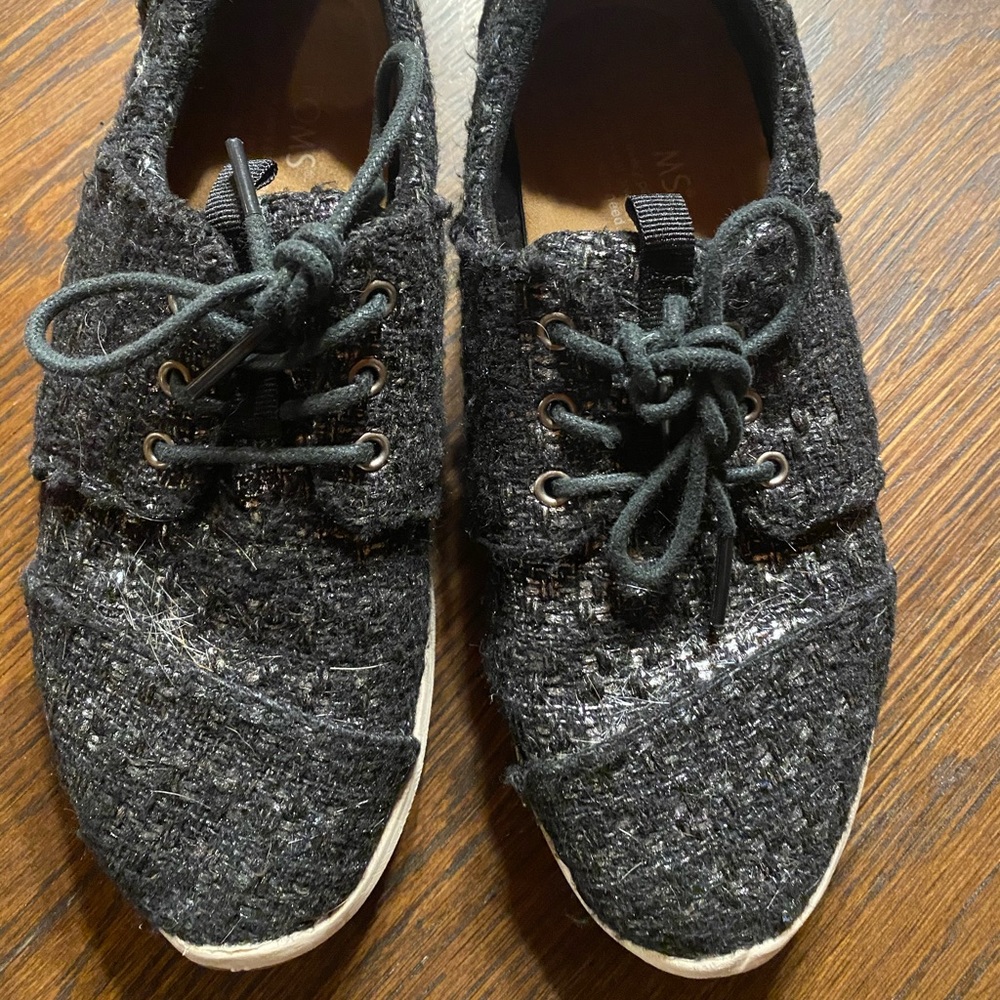 Size 6 Toms